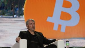Michael Saylor’s Bitcoin Treasury Company Reports $12.5 Billion Loss, Claims It Continues to Attract Funding