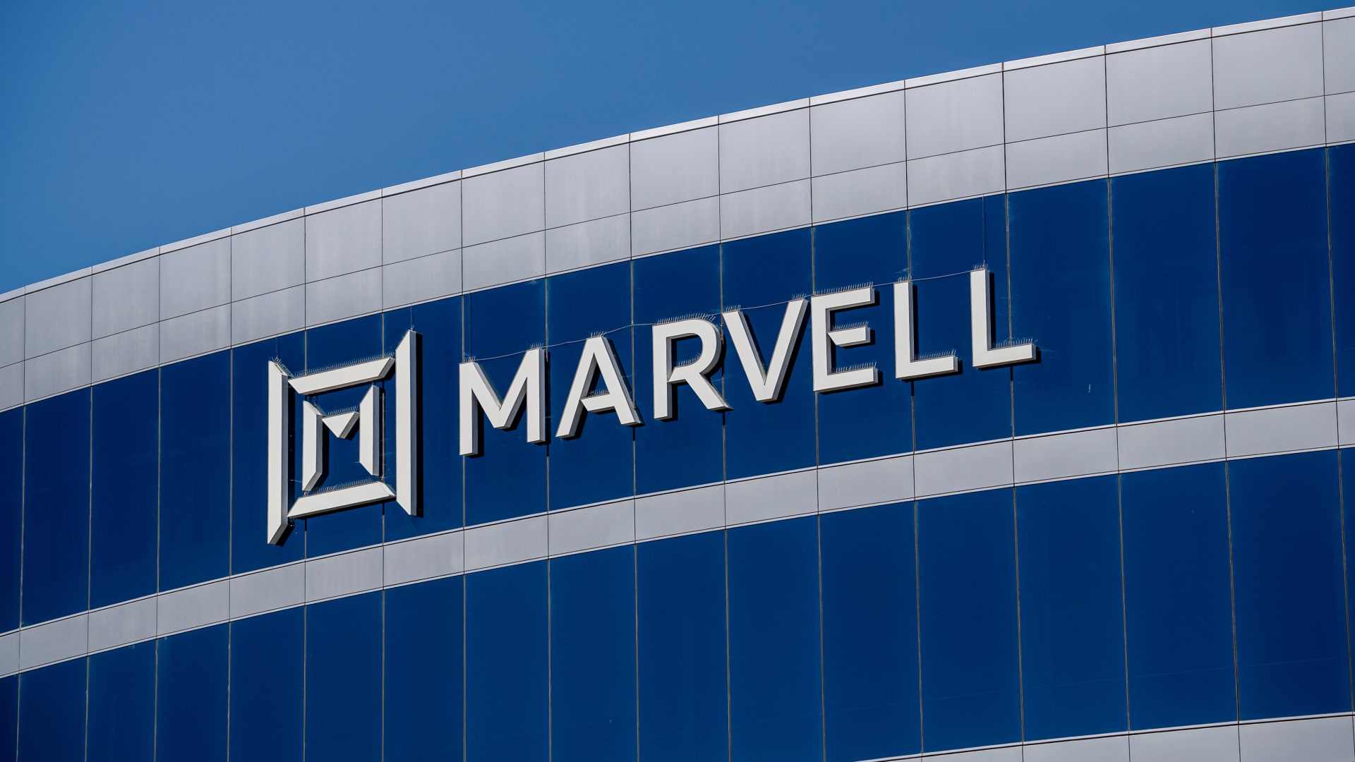 Midday stock movements: Marvell, Micron, Akamai, Shake Shack and others
