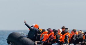 Migrant Situation in the Channel: 200,000 Arrivals without Authorization, Fewer than 8,000 Deported