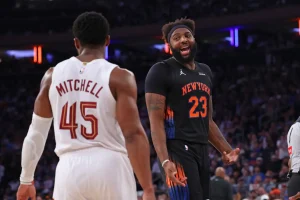 Mitchell Robinson's poor free-throw shooting making him unplayable for the Knicks
