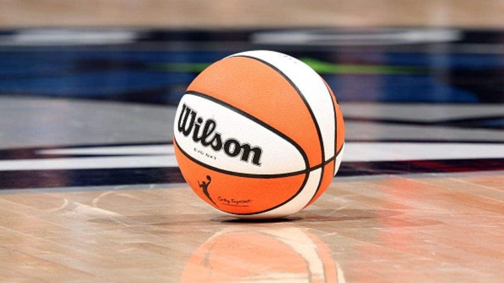 Moment of silence for ICE shooting victims at Minnesota Lynx home opener interrupted by anti-ICE chants