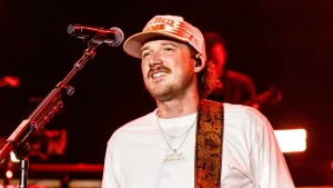 Morgan Wallen knocks over piano after it malfunctions during 'Sand In My Boots'