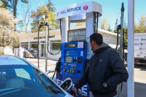 National average price for regular gas climbs above $4.50