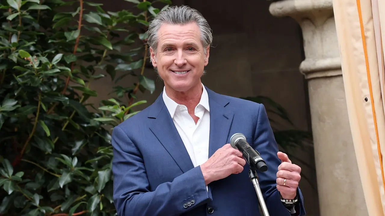 Newsom and Pritzker share personal stories of family struggles to enhance their 2028 visibility