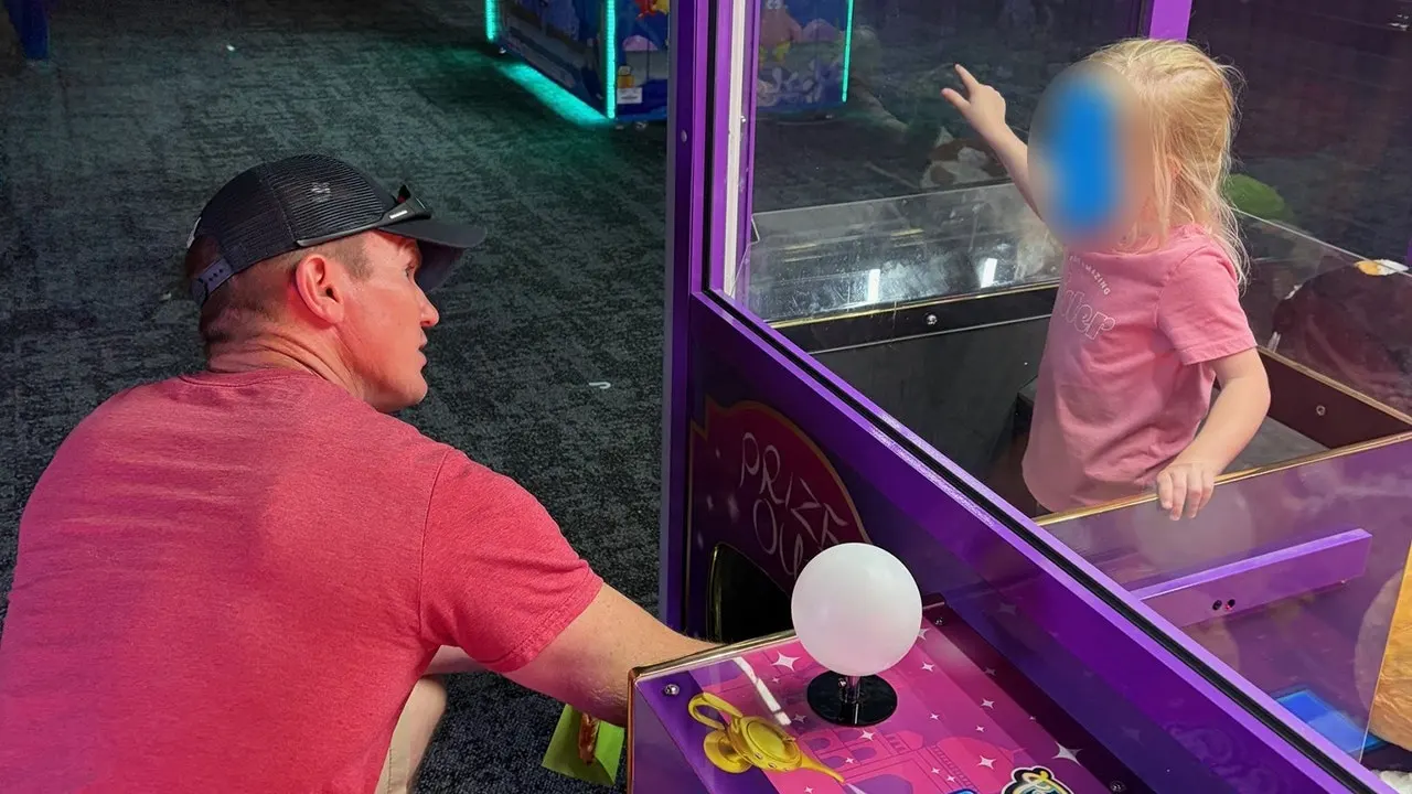 Officer saves young child stuck in arcade claw machine in Missouri