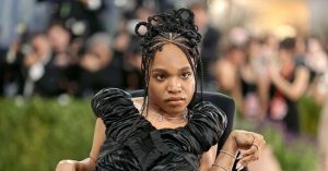 Overwhelming Attention: Transgender Quadruple Amputee Aariana Rose Philip Is the First Guest in a Wheelchair at the Met Gala