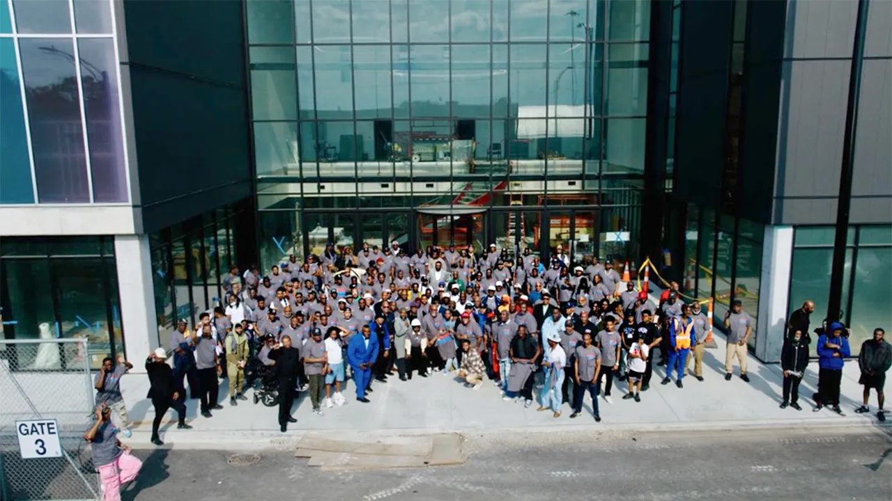 Pastor in Chicago unites hundreds of men to take back a block in the South Side