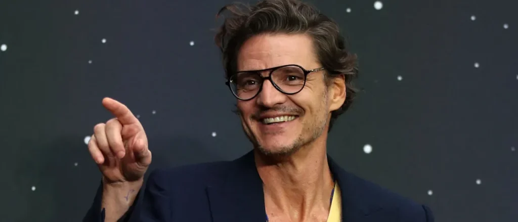 Pedro Pascal Kisses Stephen Colbert On ‘The Late Show’