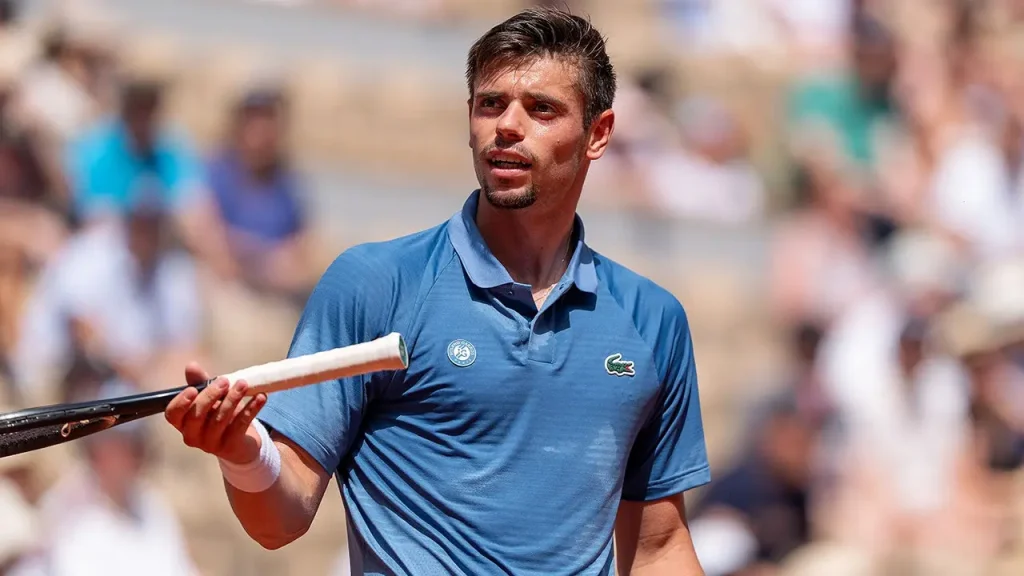 Player at the French Open asks umpire for urgent bathroom break during match