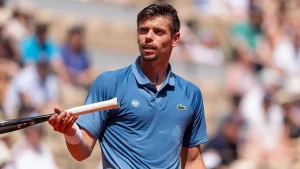 Player at the French Open asks umpire for urgent bathroom break during match
