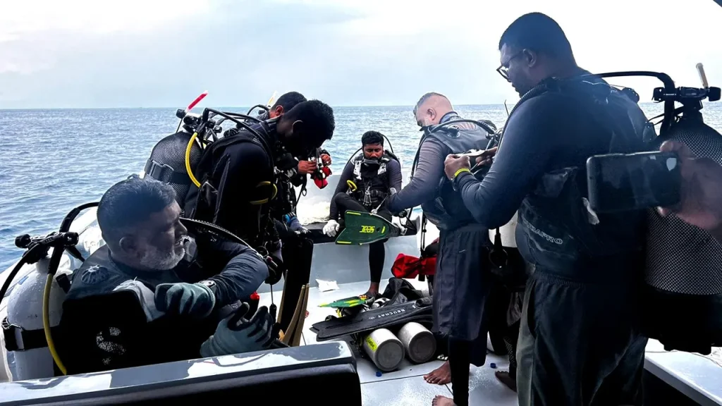 Progress is being made in the retrieval of Italian divers who died in an underwater cave in the Maldives.