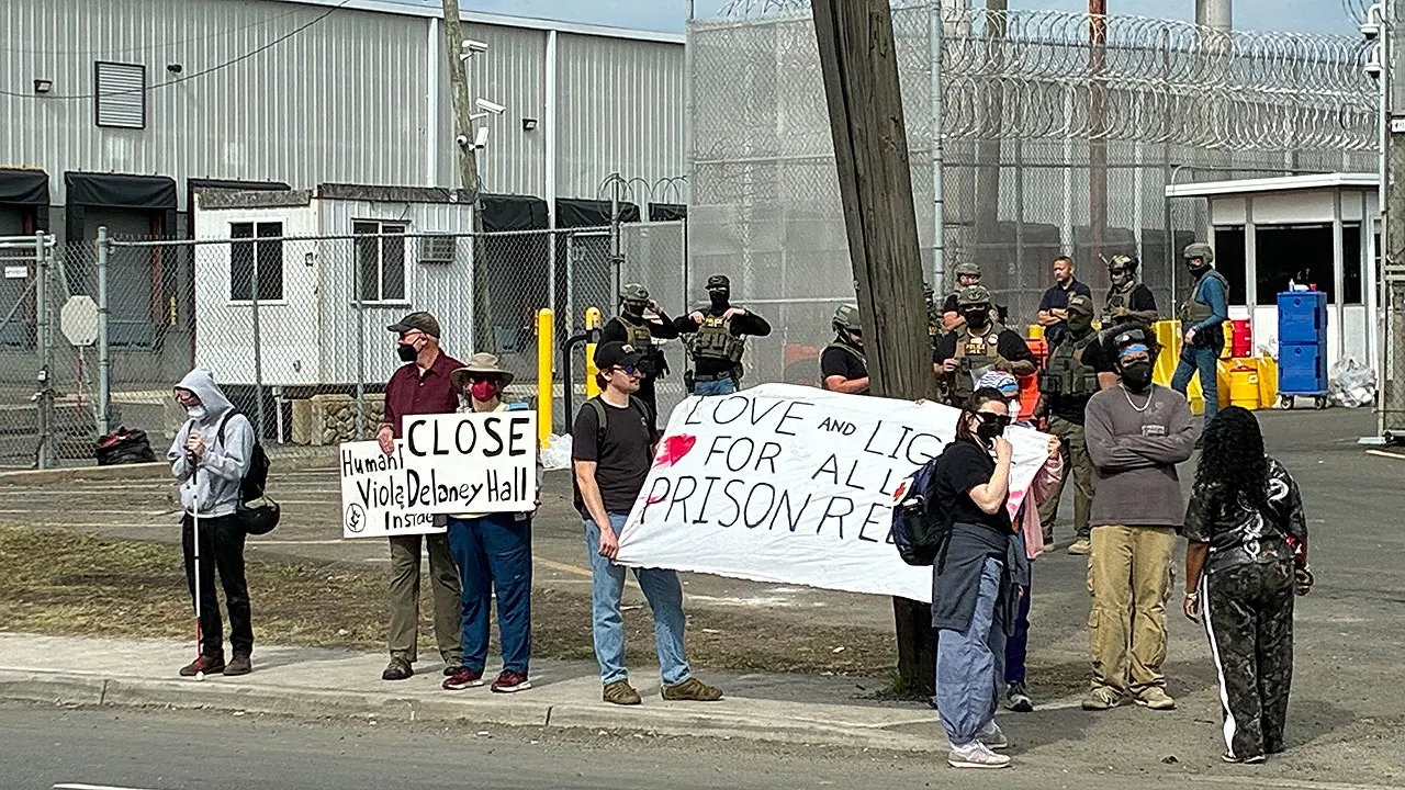 Republican lawmaker criticizes Democrats regarding conditions for ICE detainees at New Jersey facility