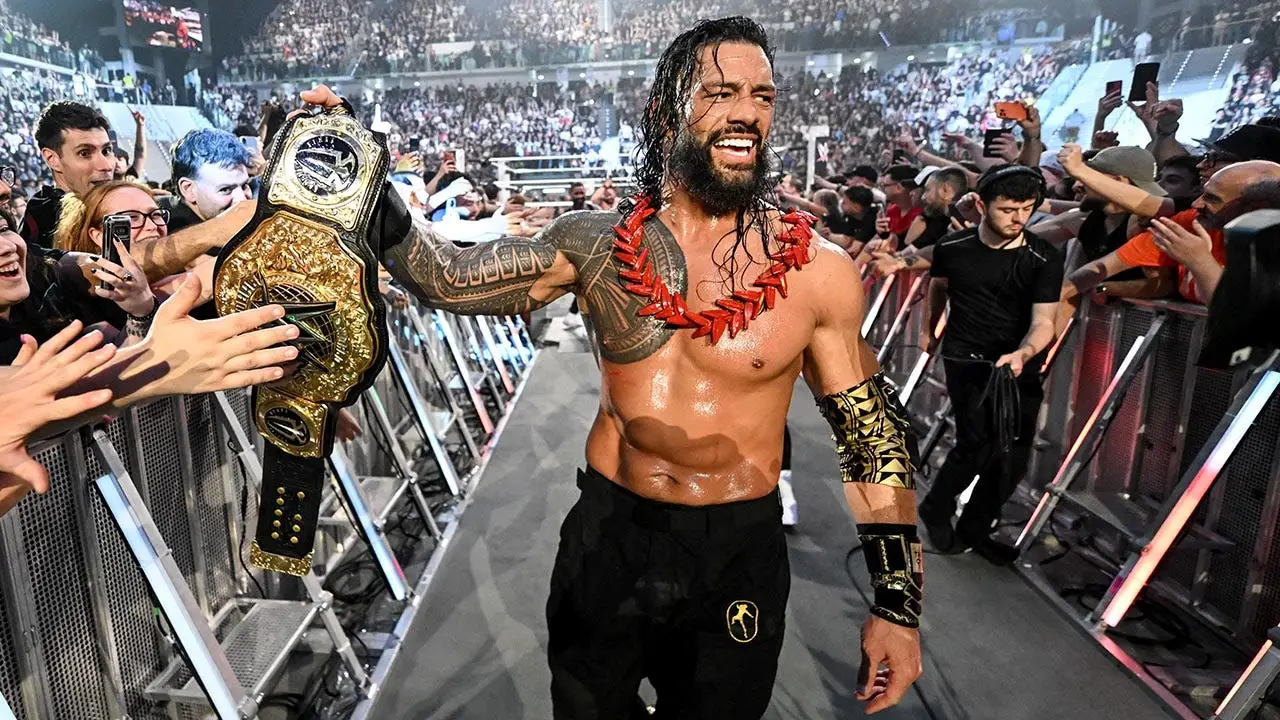 Roman Reigns keeps the World Heavyweight Championship against Jacob Fatu at WWE Clash in Italy