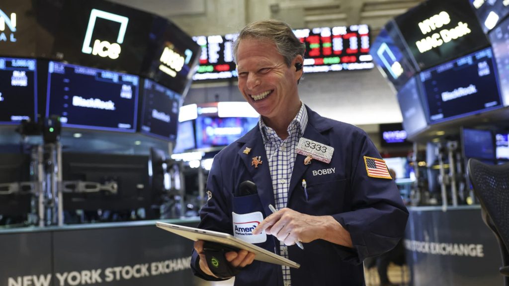 S&P 500 achieves a six-week winning streak. What fueled the stock market rise.