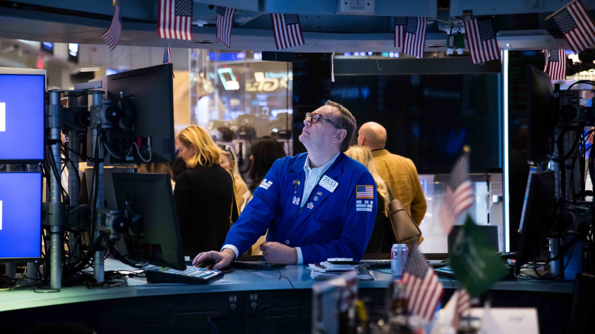S&P 500 futures show little movement after a tech-inspired surge pushes the index to a new high: Live updates