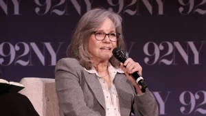 Sally Field speaks highly of the First Amendment during an uncommon moment of gratitude in Hollywood