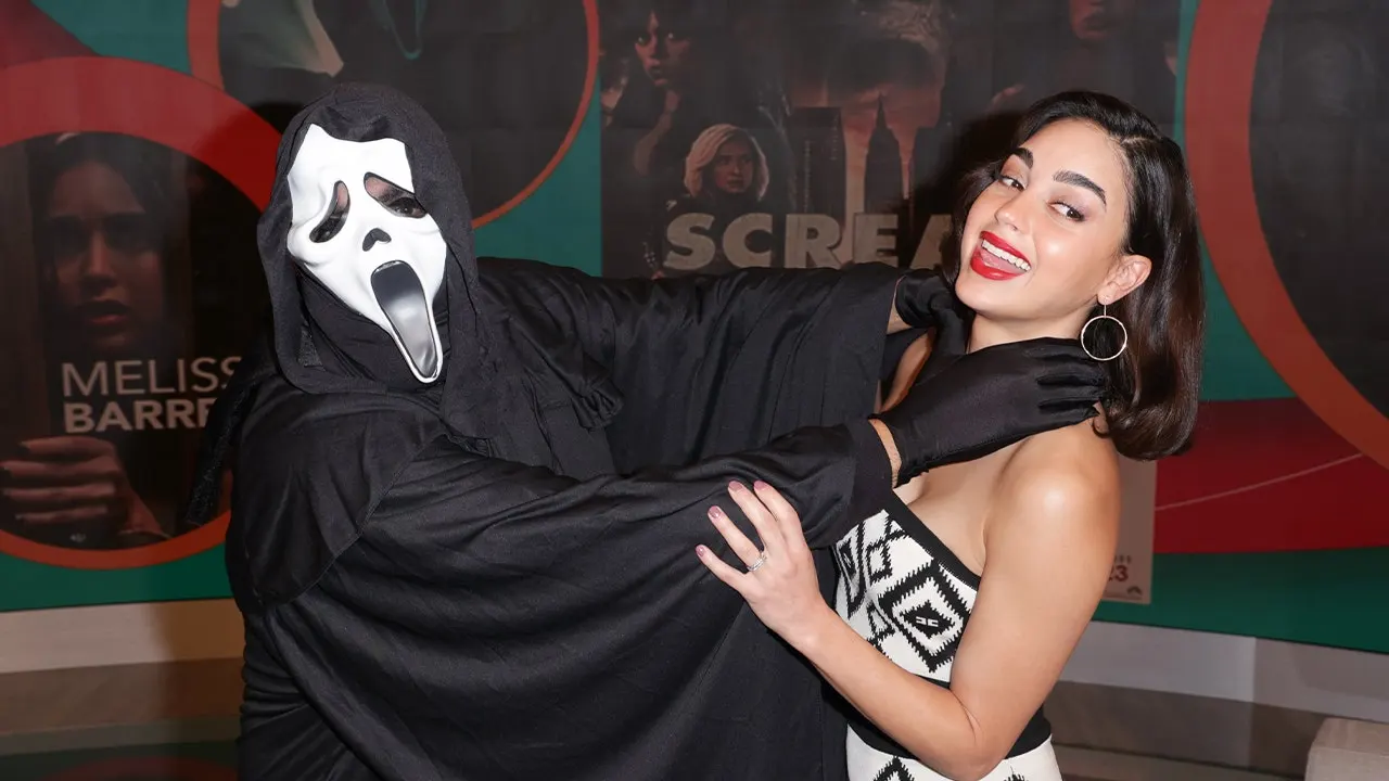 'Scream' actress Melissa Barrera criticizes former co-stars for coming back after she was let go.