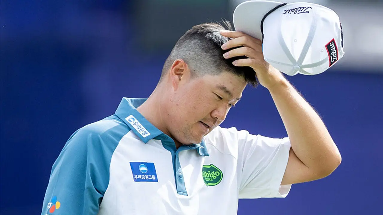 Sungjae Im makes an unusual bunker shot that bounces off the grandstand and lands right back at his feet.