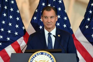 Suozzi criticizes other Democrats in New York for their push to expedite party-based redistricting.