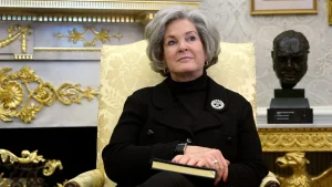 Susie Wiles receives the Barbara K. Olson Woman of Valor Award from the IWF