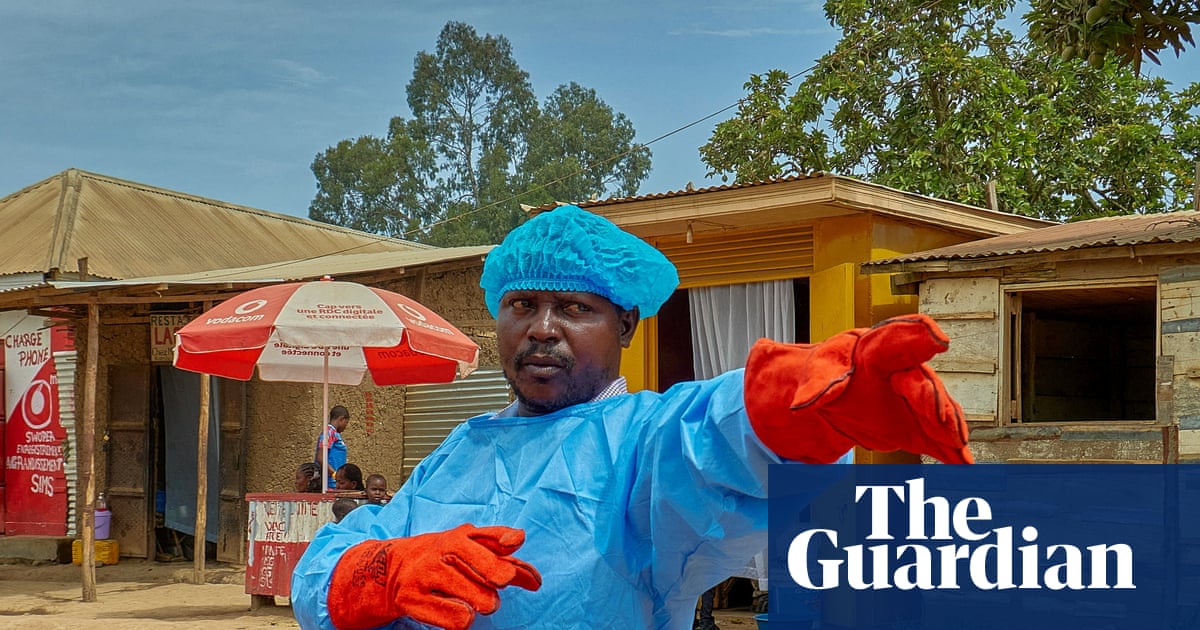 Suspected Ebola cases in DR Congo exceed 900 as health workers encounter assaults and shortages