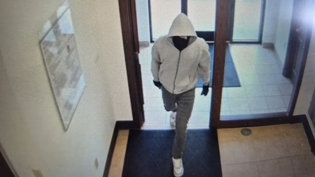 Teen charged with the murders of two bank employees faces federal prosecution