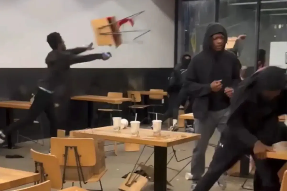 Teen group causes chaotic fight at DC Chipotle