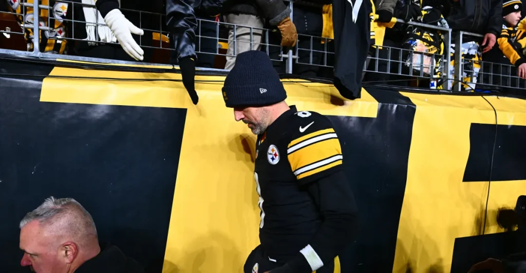 The Steelers need to break free from Aaron Rodgers’ ego.