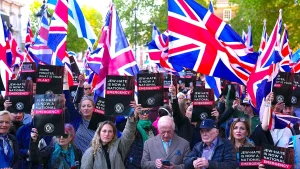 Thousands gather in London to protest against increasing antisemitic attacks