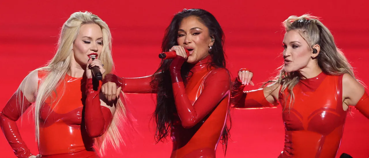 Top Songs from the ’90s and 2000s Take Center Stage at the American Music Awards