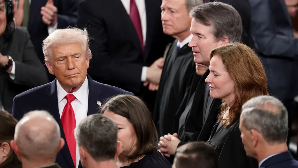 Trump criticizes Gorsuch and Barrett for tariff decision in Truth Social post
