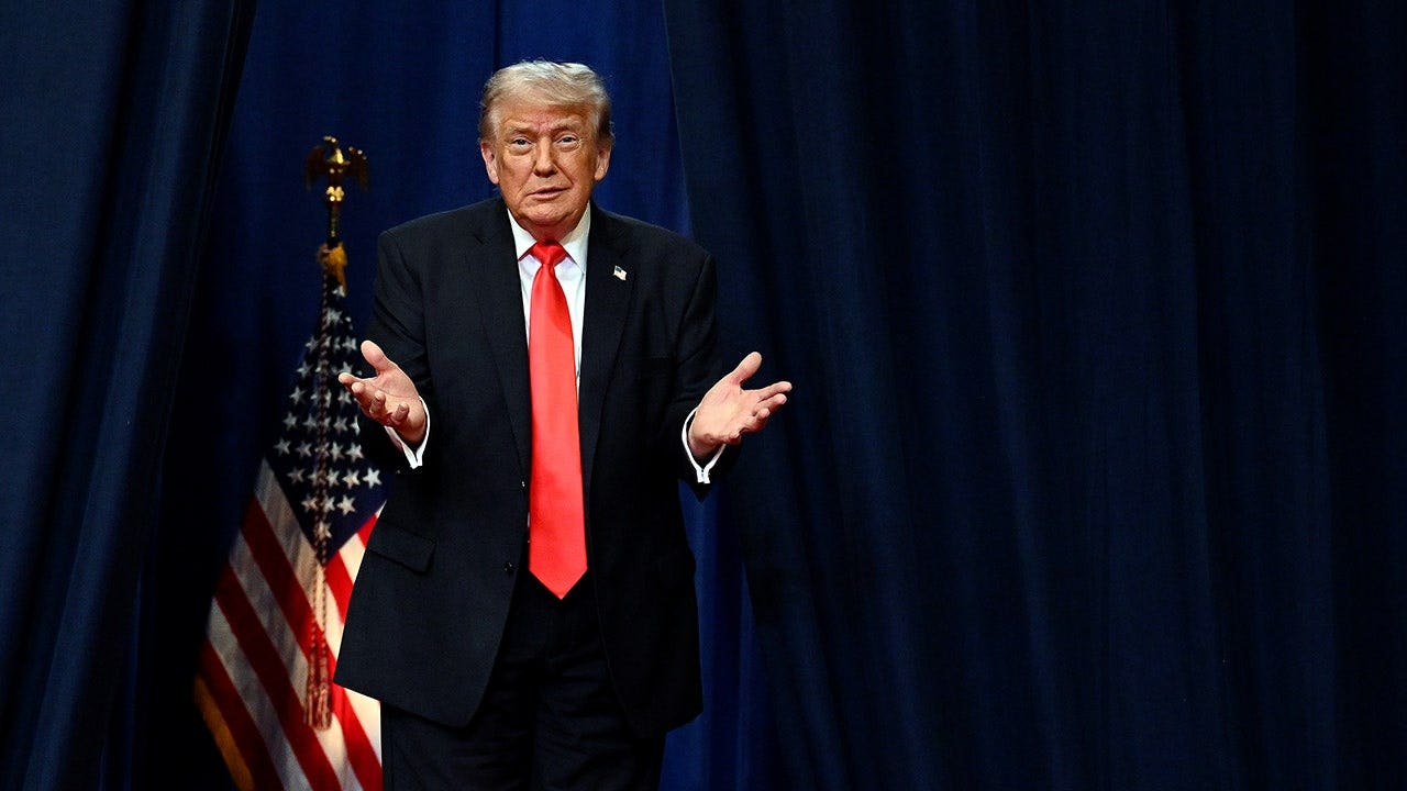 Trump makes light of faulty microphone during his casual speech at The Villages