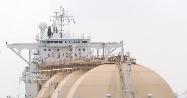 Two Additional Tankers Navigate the Strait of Hormuz Undetected