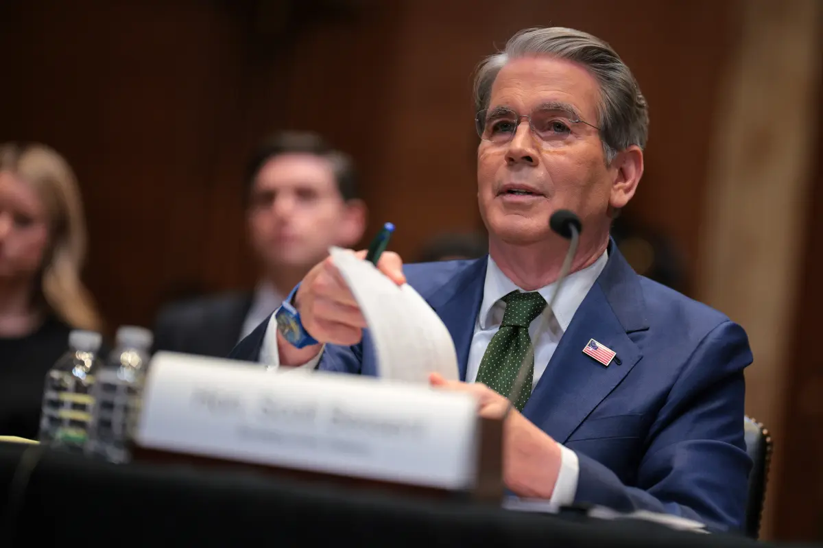 US places restrictions on three Iranian currency exchanges, claiming they are involved in laundering billions.