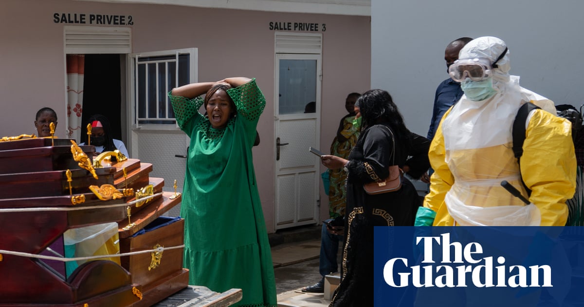 US temporarily restricts entry for green-card holders from African countries