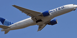 United Airlines pilot reportedly warns passengers about FBI involvement due to Wi-Fi hotspot name