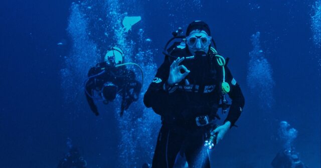 VIDEO: Finnish Divers Discover the Bodies of 4 Italians in Maldives 'Shark Cave'