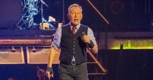 Video: Bruce Springsteen Ridiculed as 'Billionaire Hypocrite' as His Anti-Trump Tour Continues