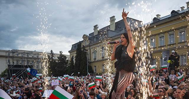 Videos: Eurovision Champion Dara Performs &lsquo;Bangaranga&rsquo; for Thousands in Bulgaria Return