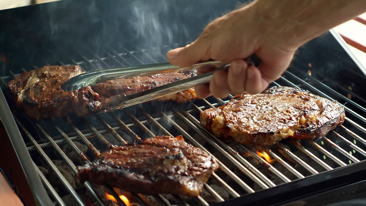 Walmart recognized as the top spot for purchasing USDA Prime beef by a celebrated chef.