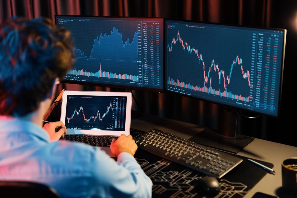 We Inquired with Claude AI About Bitcoin (BTC) Predictions for the Day the Fed Lowers Rates
