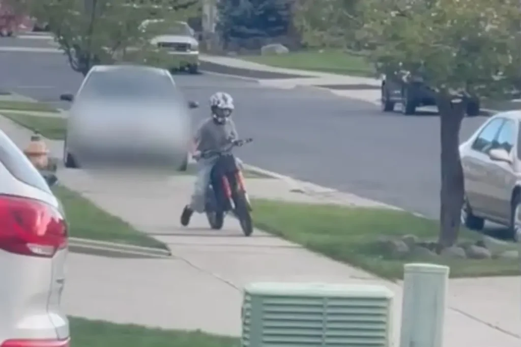 Woman in Washington attempts to run over child: video