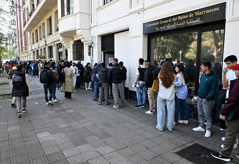 1.3M unauthorized migrants overwhelm system in Spain following prime minister's expedited mass amnesty
