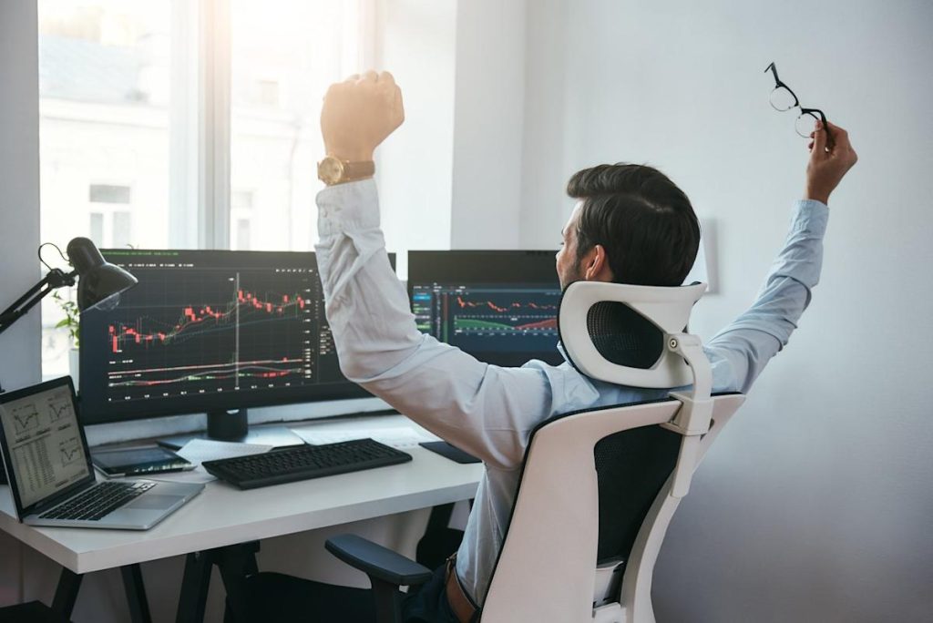 3 Easy ETFs to Invest in With $1,000 and Keep for Life