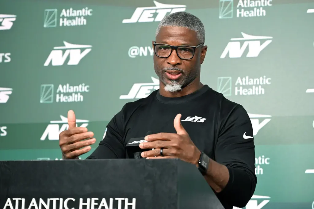 Aaron Glenn delivers a straightforward message to the Jets regarding the absence of primetime matchups.