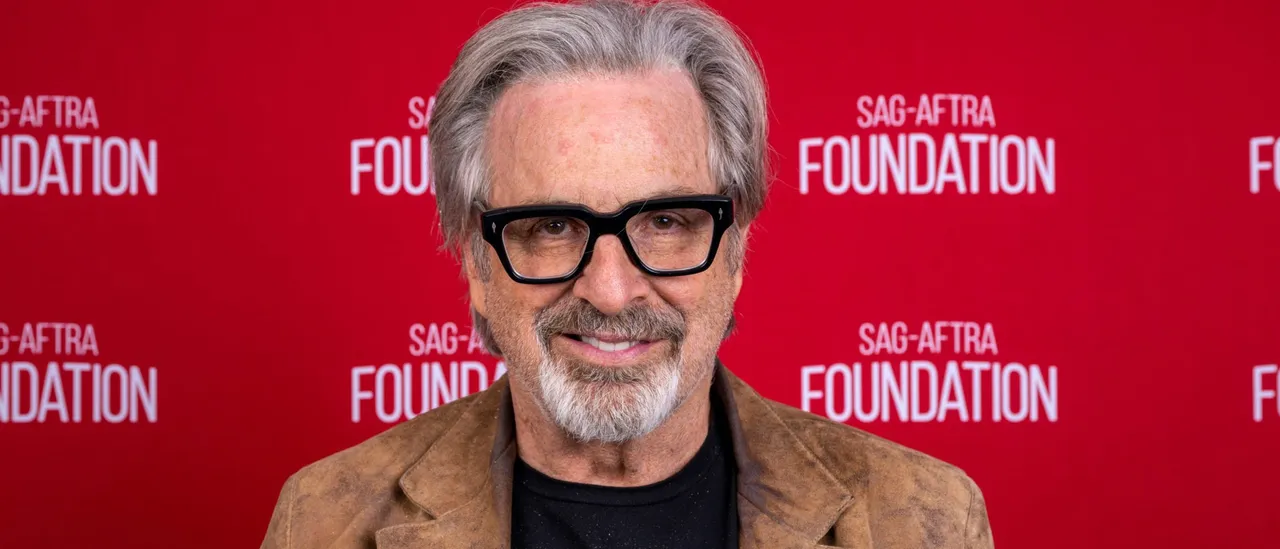 Actor Robert Carradine from 'Revenge Of The Nerds' has passed away from a brain injury and was discovered hanging in a psychiatric hospital.
