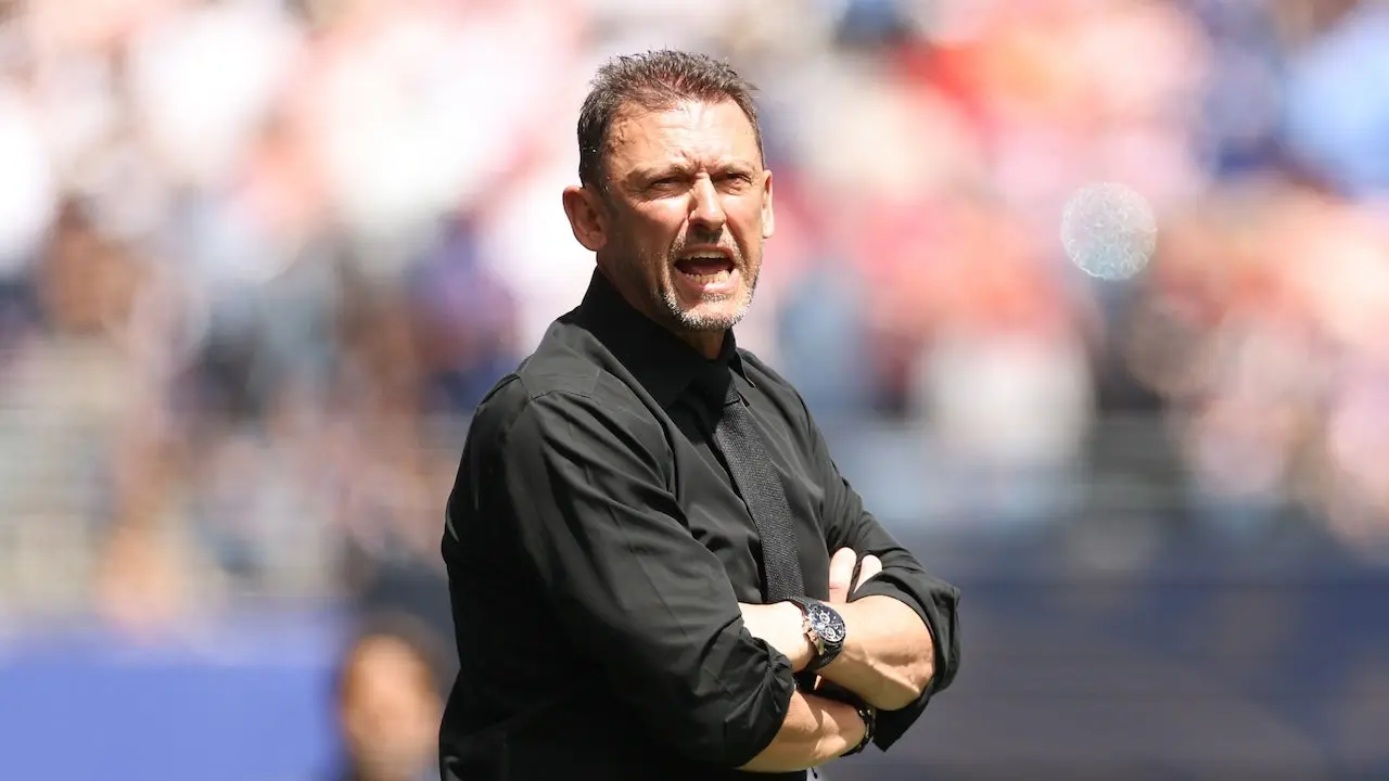 Australia's coach Tony Popovic criticizes the referee following the World Cup defeat to the USA