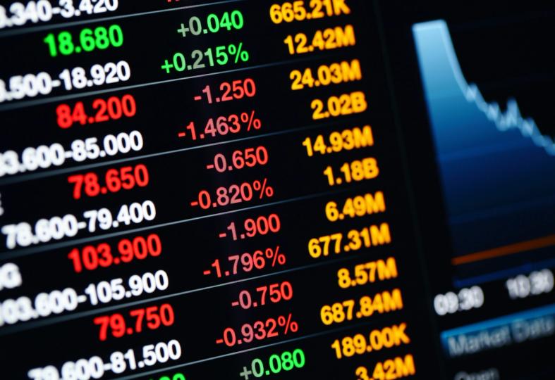 Bitcoin drops close to $62,000 as the AI market slows down, HYPE declines by 14%