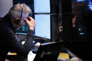 Bitcoin's decline isn't due to Saylor; it's losing its momentum.