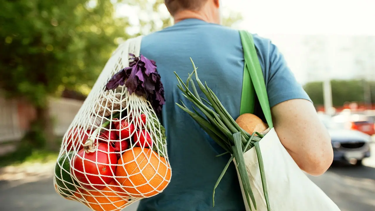 Blackberries, green tea, and apples are the best for heart health.